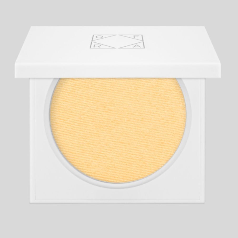 OFRA Pressed Banana Powder mattify & more with this versatile powder BNIB $35